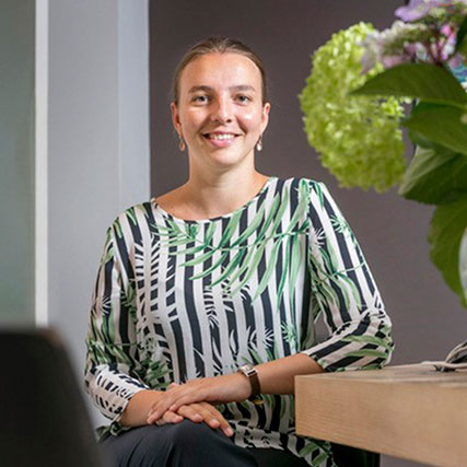 Dr. Laura Guldentops